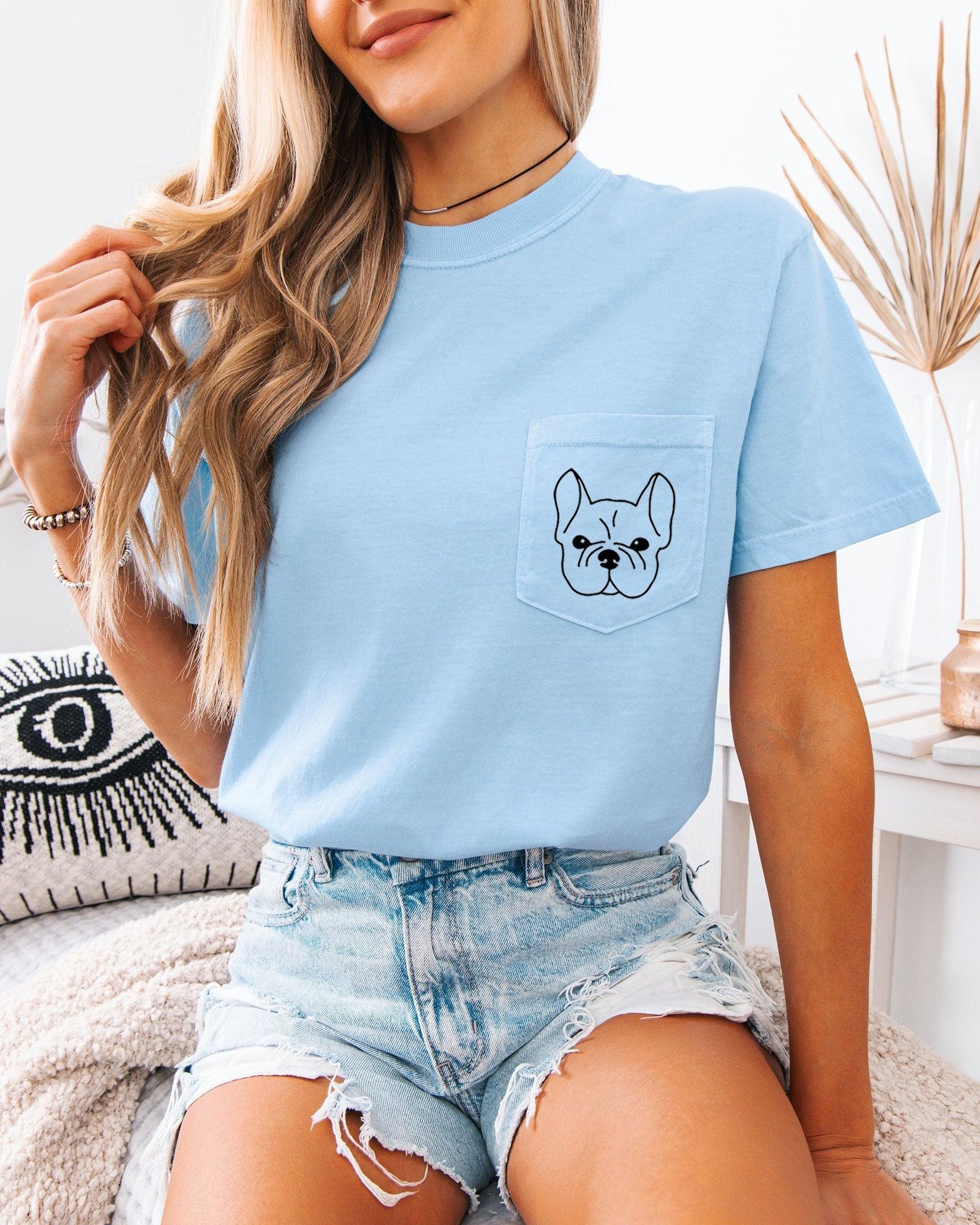 Frenchie Mama French Bulldog Comfort Colors Pocket T Shirt