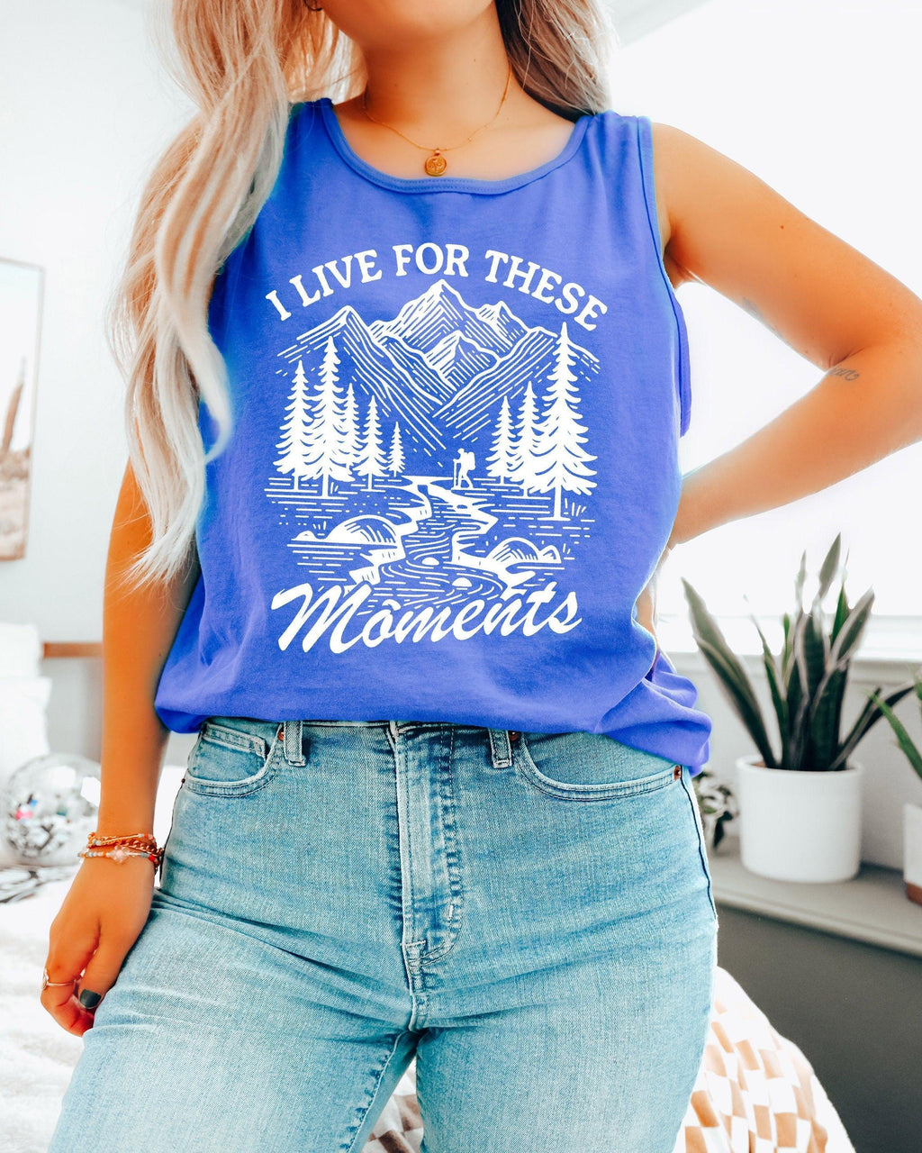 I Live for These Moments Mountain Tank Top – Comfort Colors Camping Hiking Nature Graphic