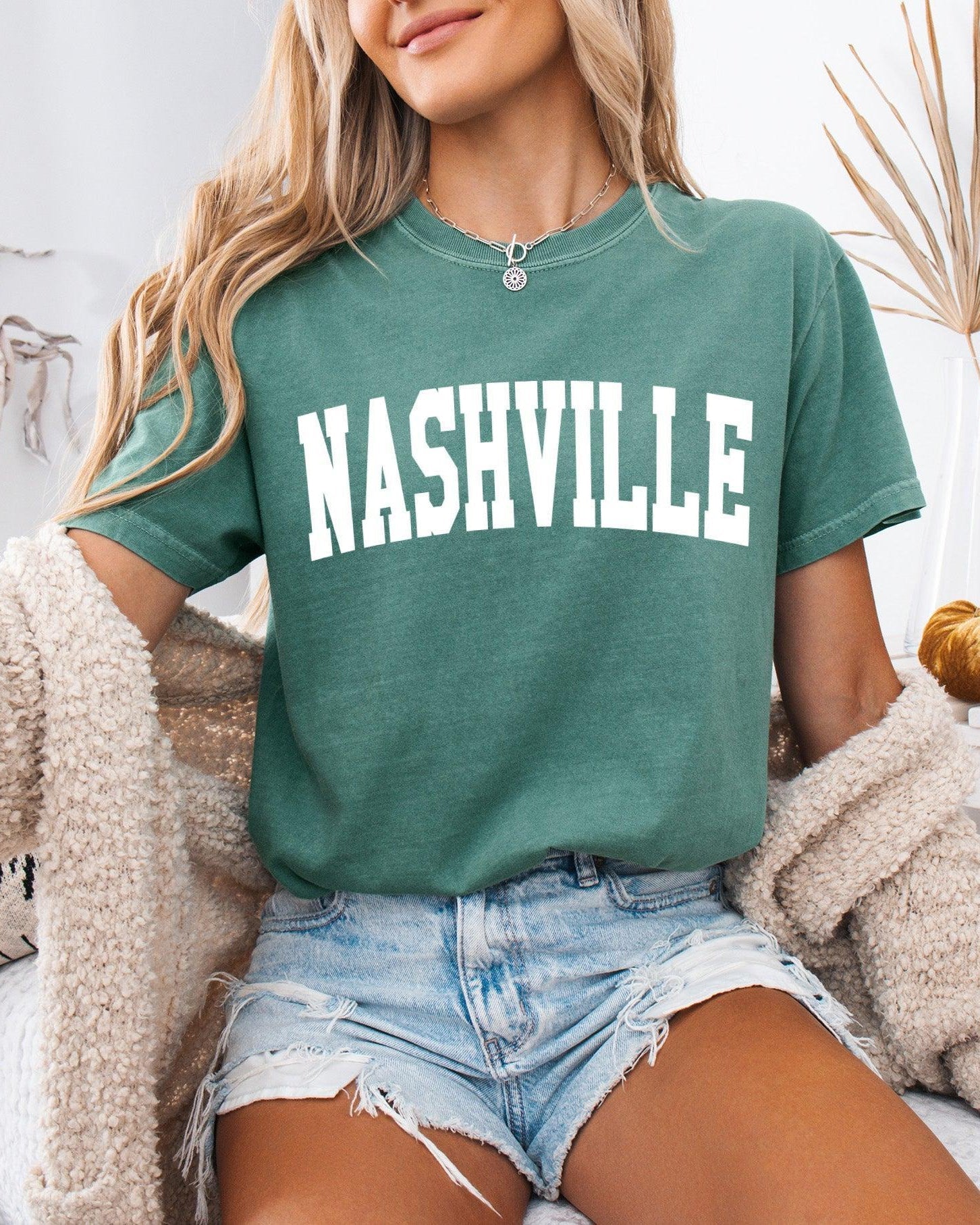 Nashville City Comfort Colors T-Shirt – Garment-Dyed Vintage Travel Graphic Tee