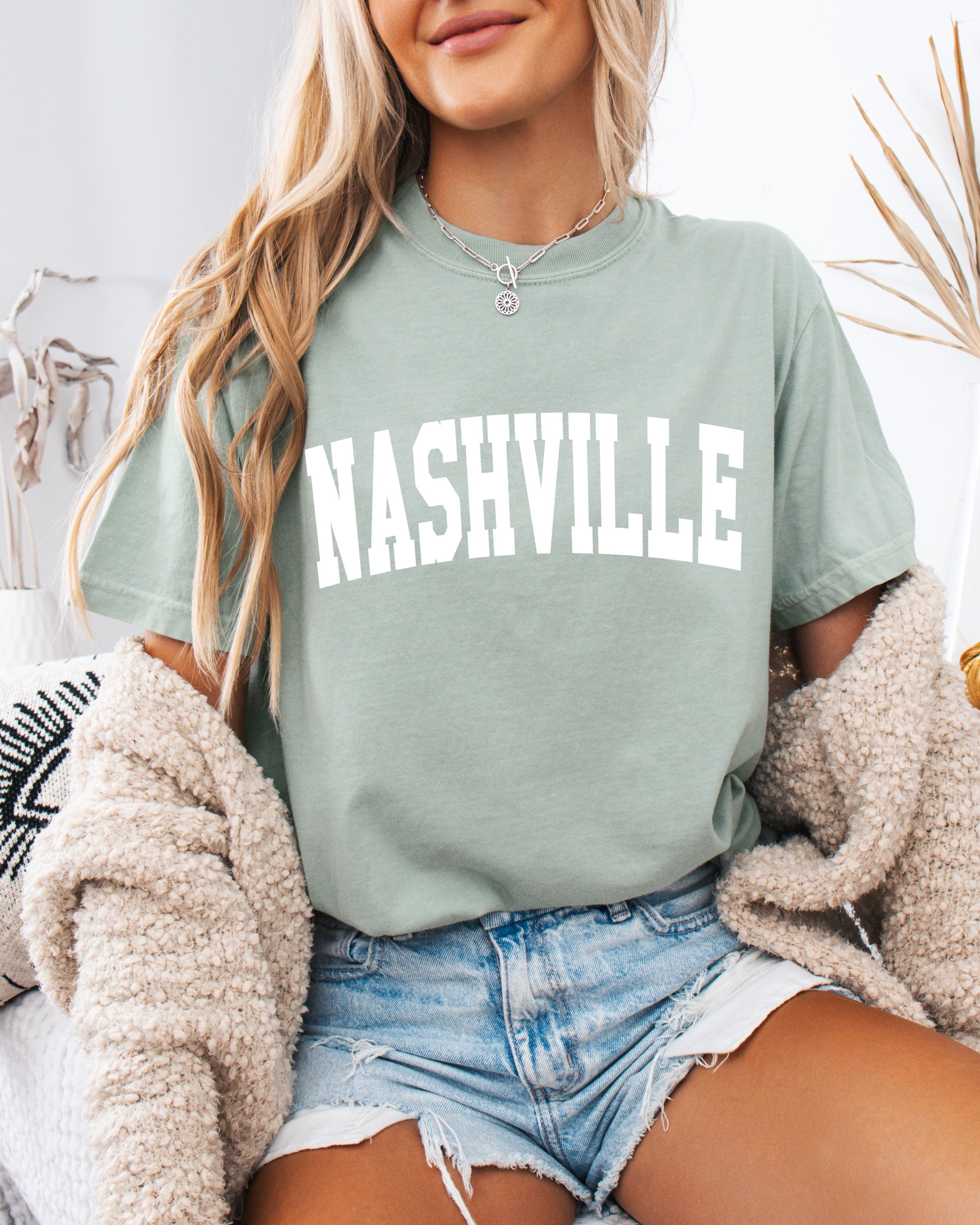 Nashville City Comfort Colors T-Shirt – Garment-Dyed Vintage Travel Graphic Tee