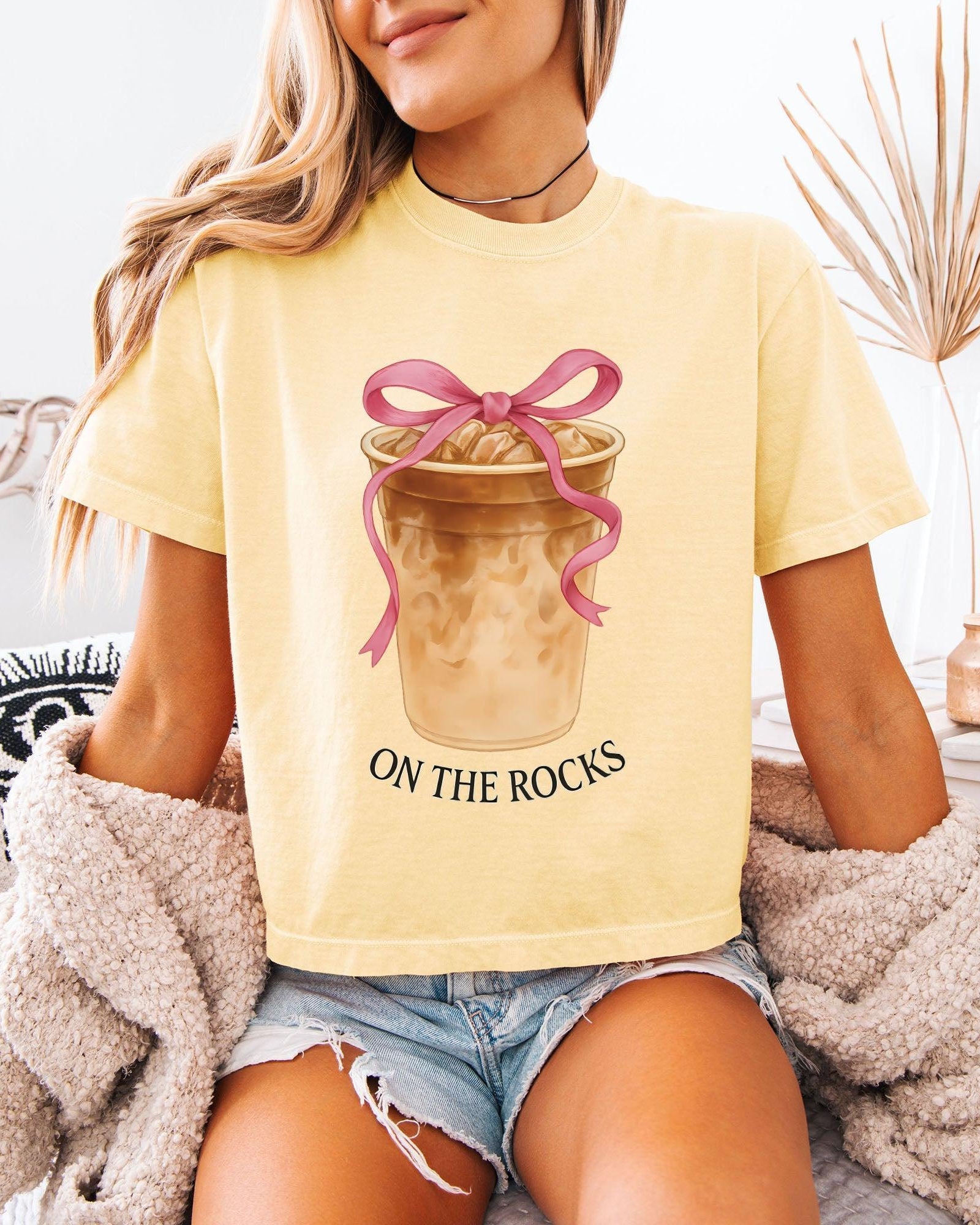 On the Rocks Iced Coffee Garment Dyed Women’s Cropped T-Shirt – Iced Latte Graphic Tee