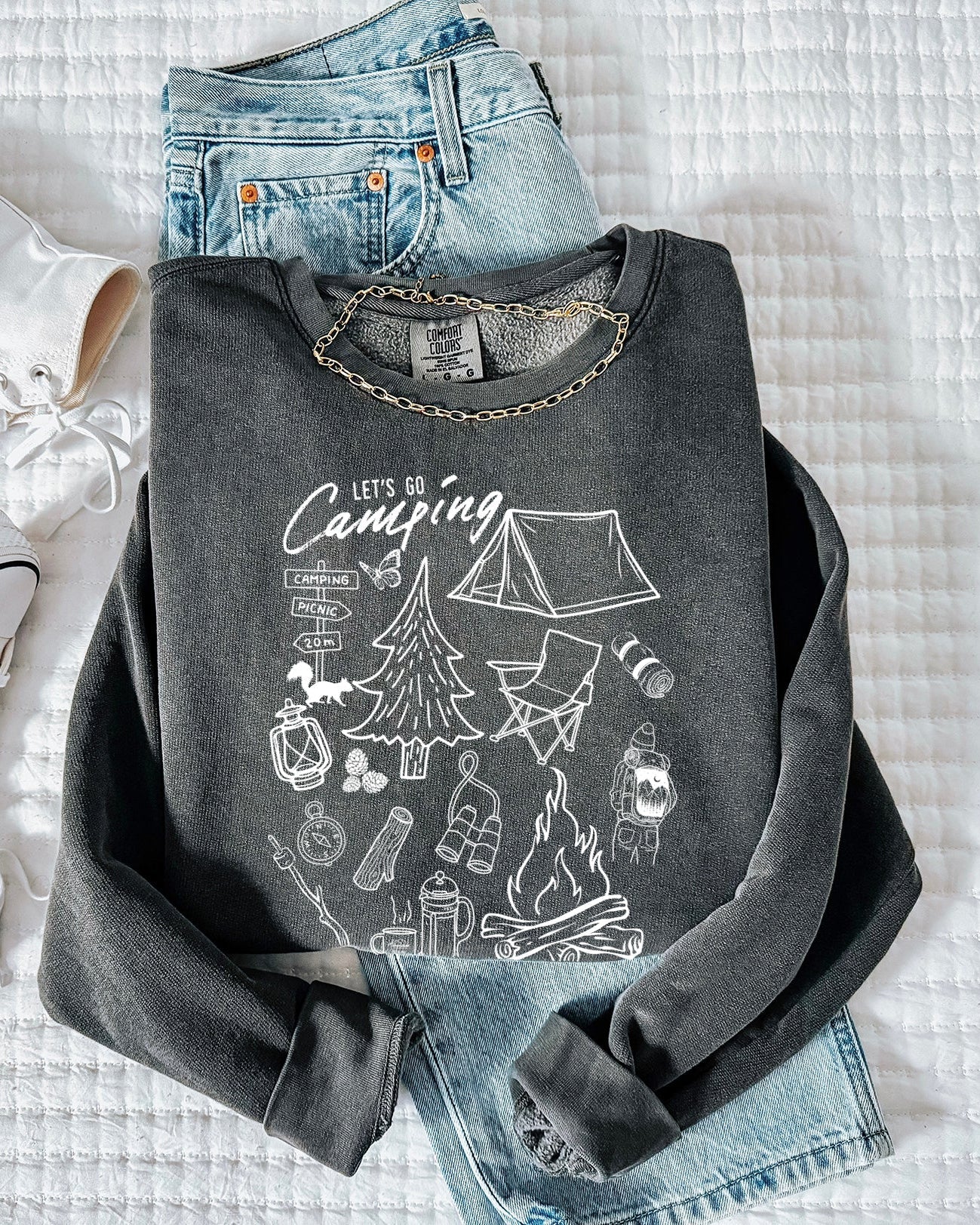 Sketched Mountain Nature Comfort Colors Garment-Dyed Sweatshirt – Camping & Hiking Outdoor Graphic